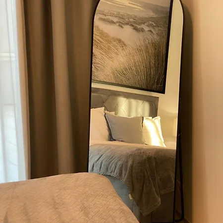 Vektor Premium With Rooftop Garden & Free Parking *