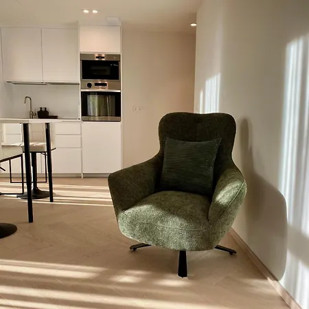 Vektor Premium With Rooftop Garden & Free Parking Appartamento Reval