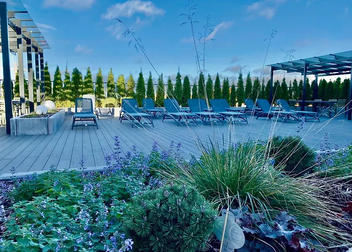 Vektor Premium With Rooftop Garden & Free Parking *