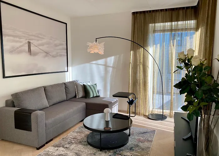 Vektor Premium With Rooftop Garden & Free Parking *