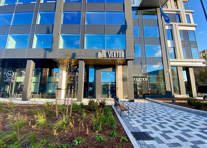 Vektor Premium With Rooftop Garden & Free Parking *