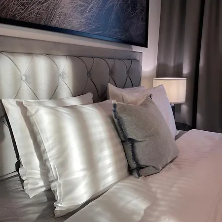 Lägenhet Vektor Premium With Rooftop Garden & Free Parking *