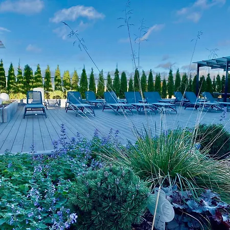 Vektor Premium With Rooftop Garden & Free Parking *